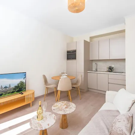 Republique - Somptueux 2 Pieces - 50 Metres De Monaco *